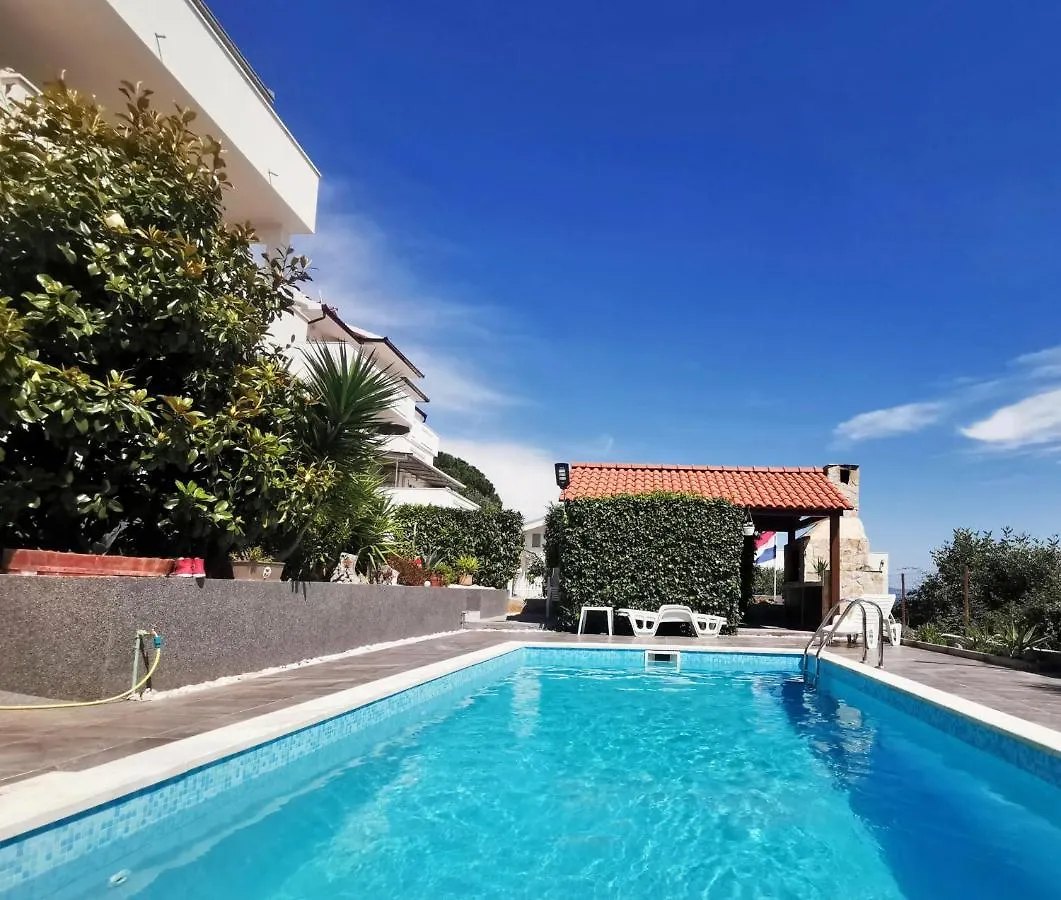 Stunning View Apartment With Pool Trogir