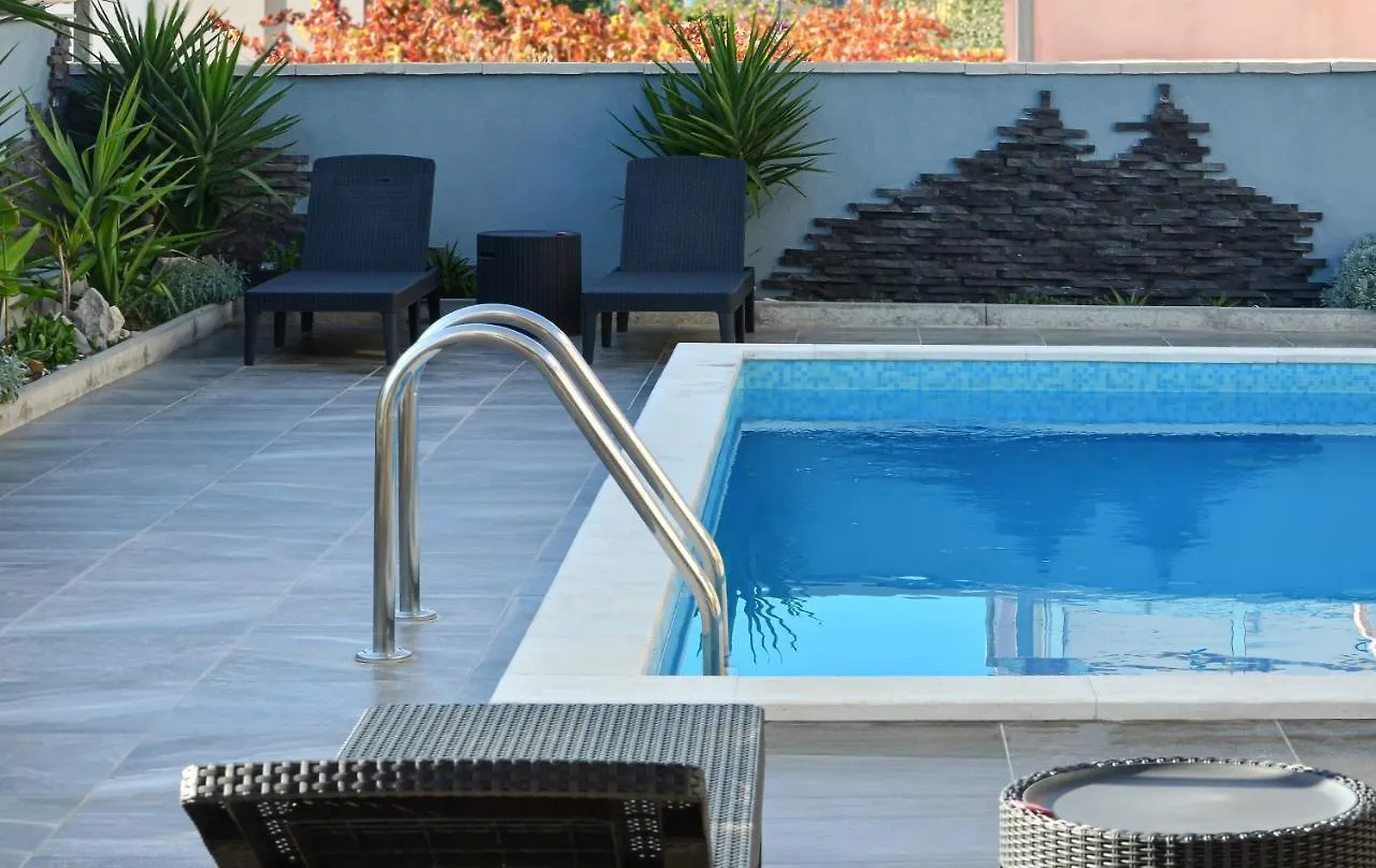 Stunning View Apartment With Pool Trogir 0*,