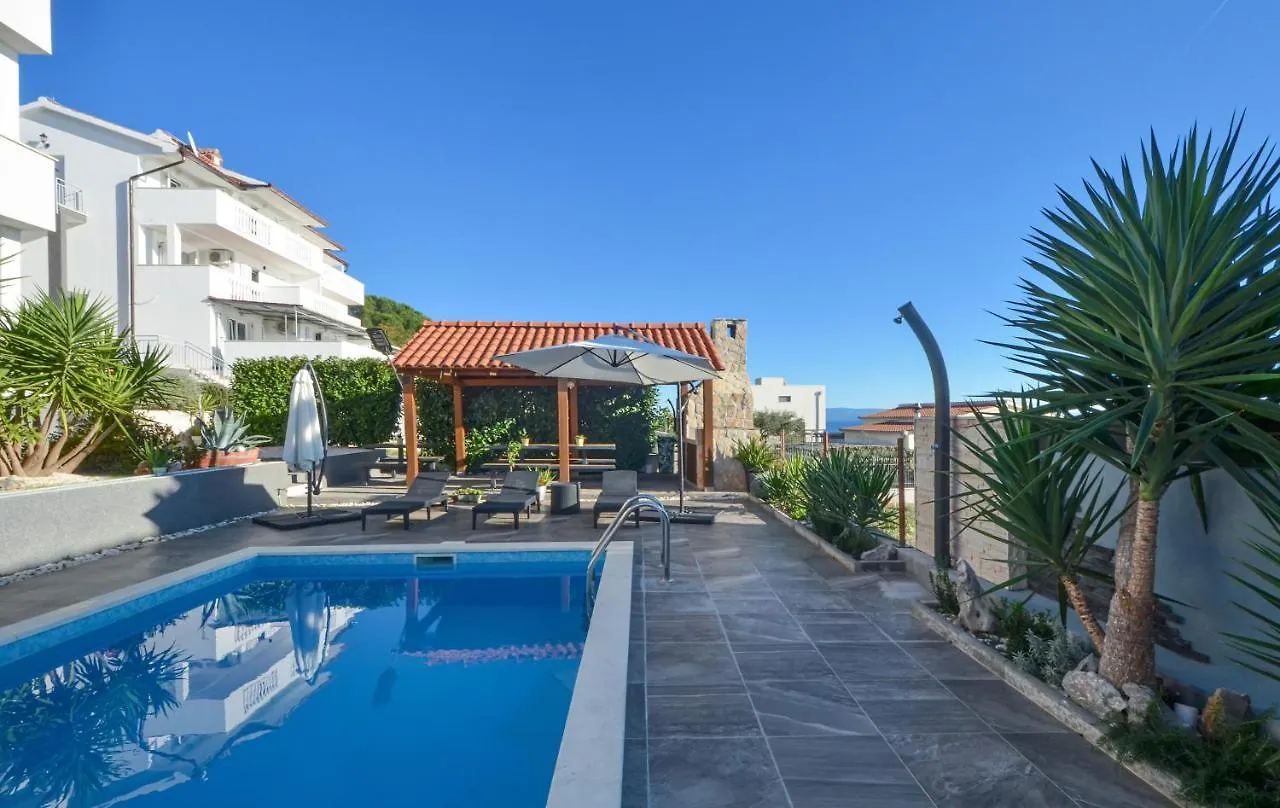 Stunning View Apartment With Pool Trogir
