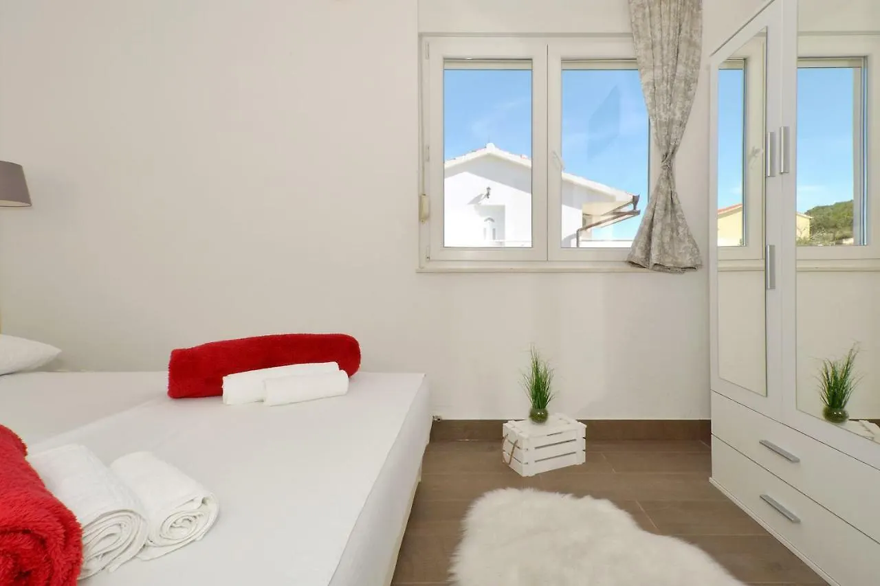 Stunning View Apartment With Pool Trogir Croatia