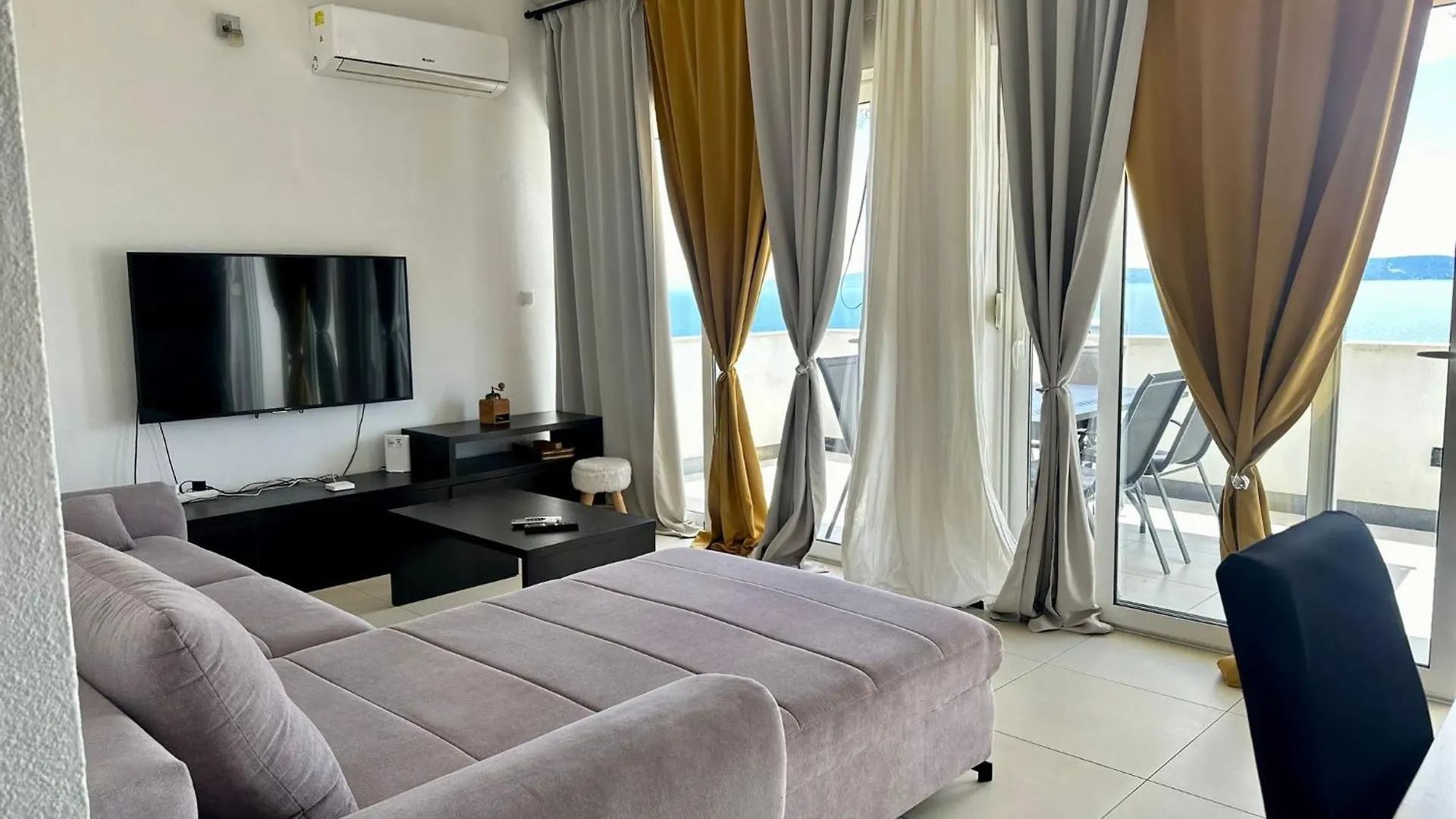 Stunning View Apartment With Pool Trogir Croatia
